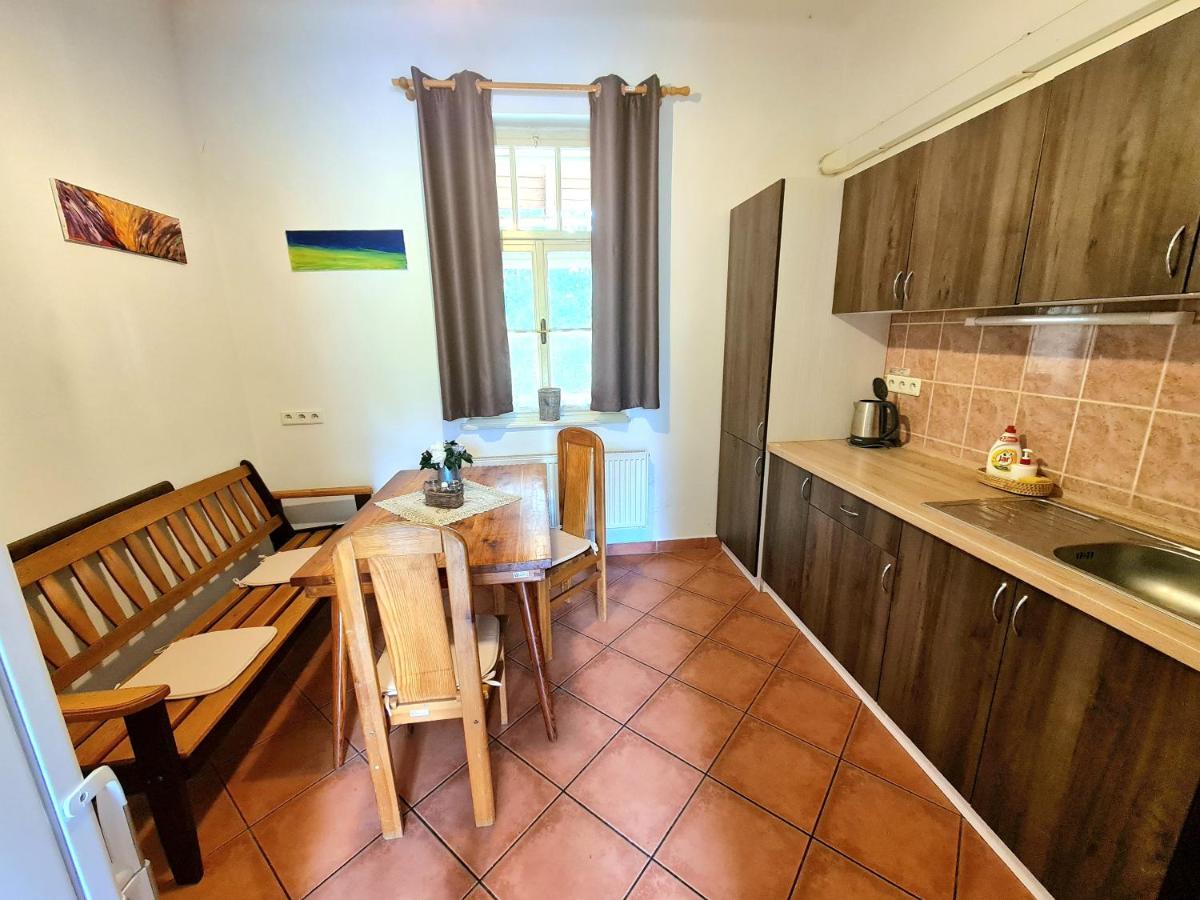Uzkokolejky - Apartmany Strizovice Bagian luar foto